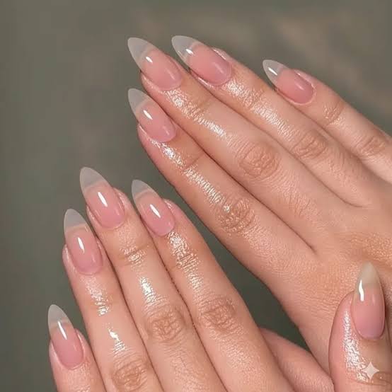 Medium Almond Sheer Nude With Thin French Tip Medium Almond Sheer Nude With Thin French Tip — Elegant Korean Nail Art