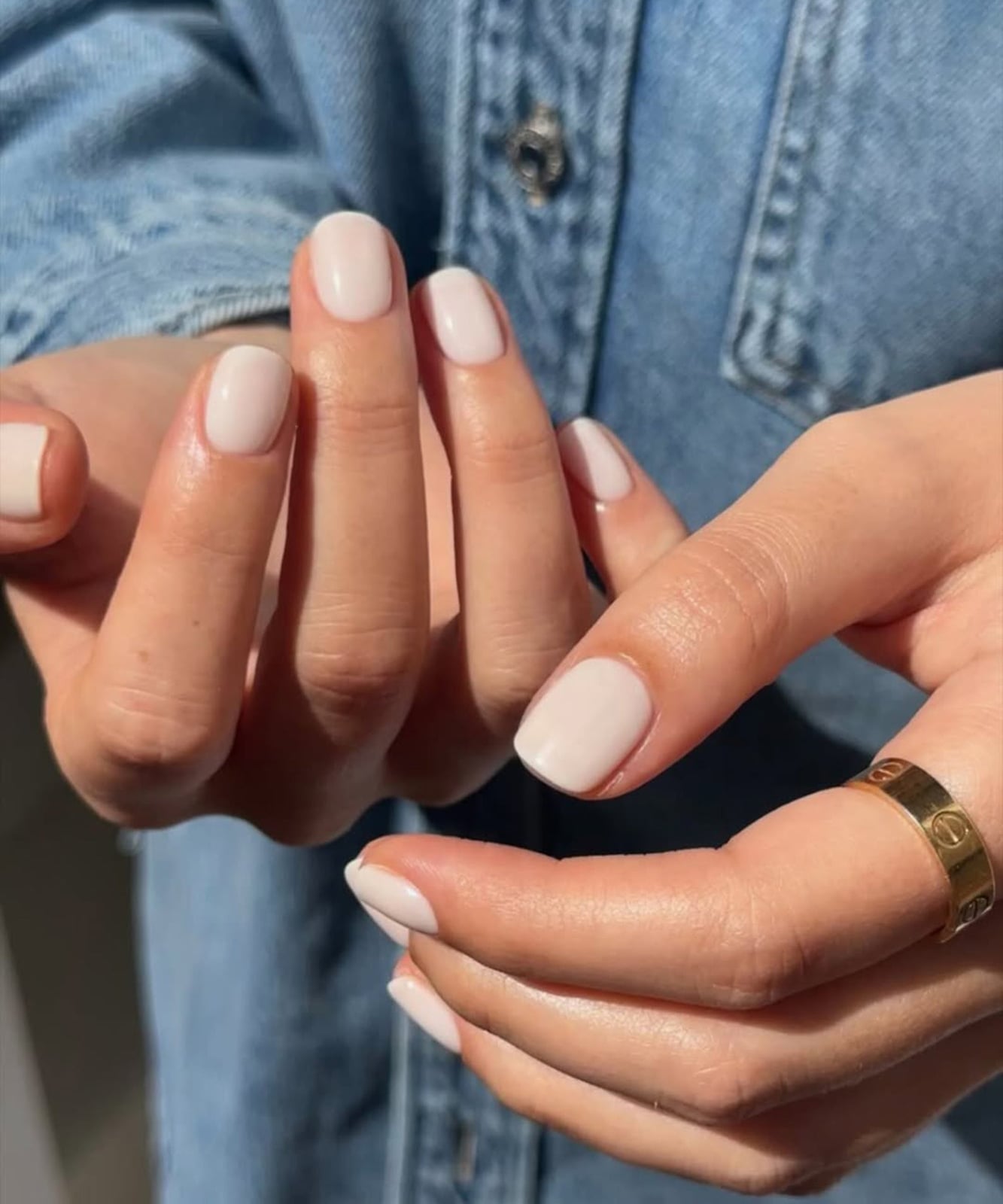 Short Oval Off-White Glossy Nails — Gel Nails Colors