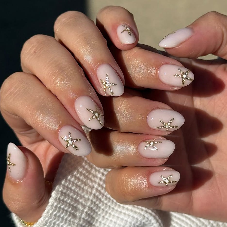 Short Oval Pale Pink Starfish Charm Nails — Gel Nails Colors