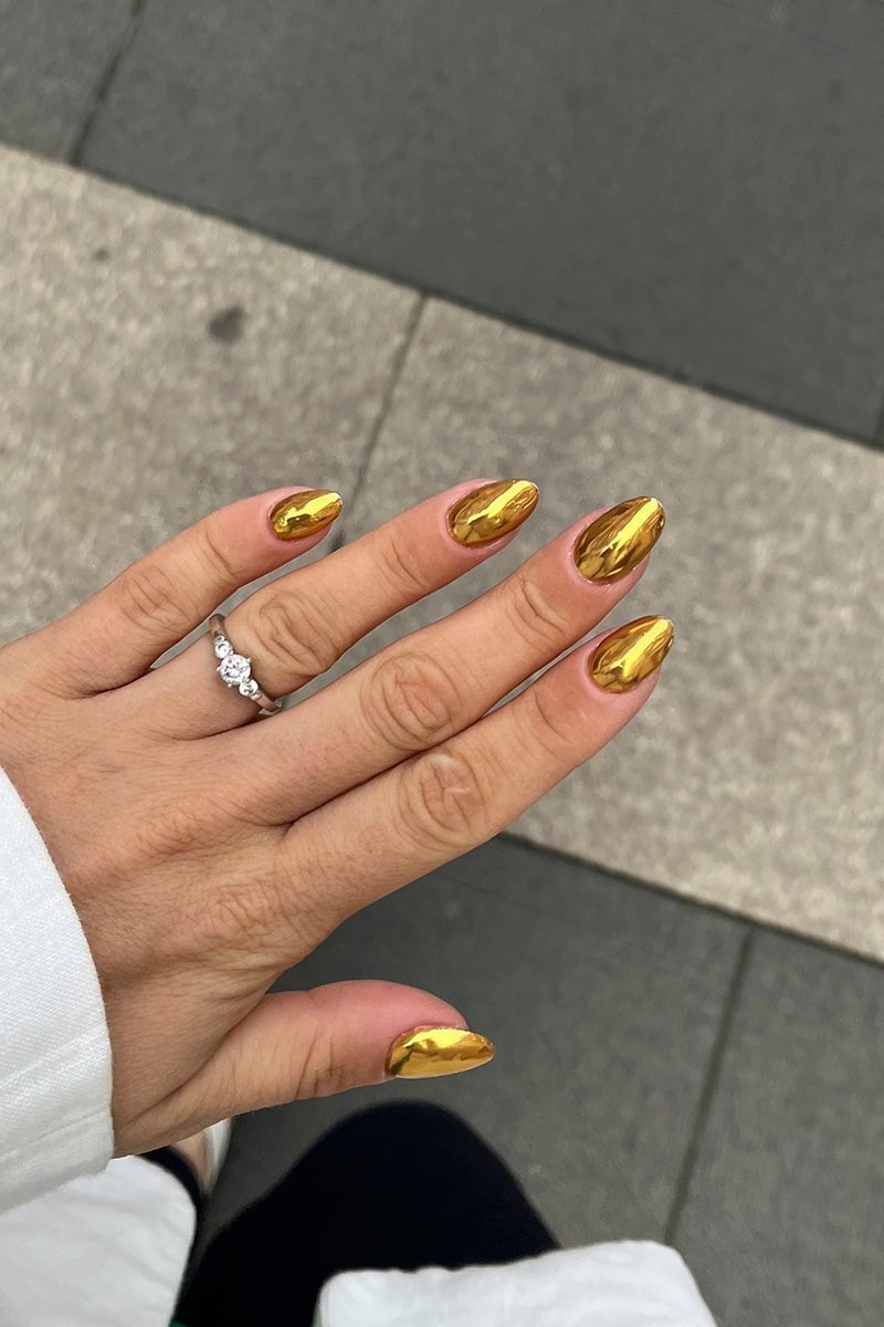 Medium Almond Reflective Gold Chrome — Gold Chrome Nails