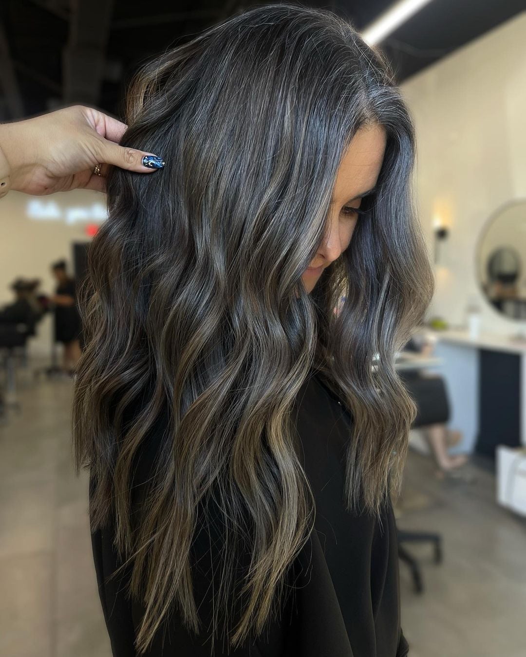 Mid-Back Waves Dark Gray Silver Contrast, середина спины — Gray Blending