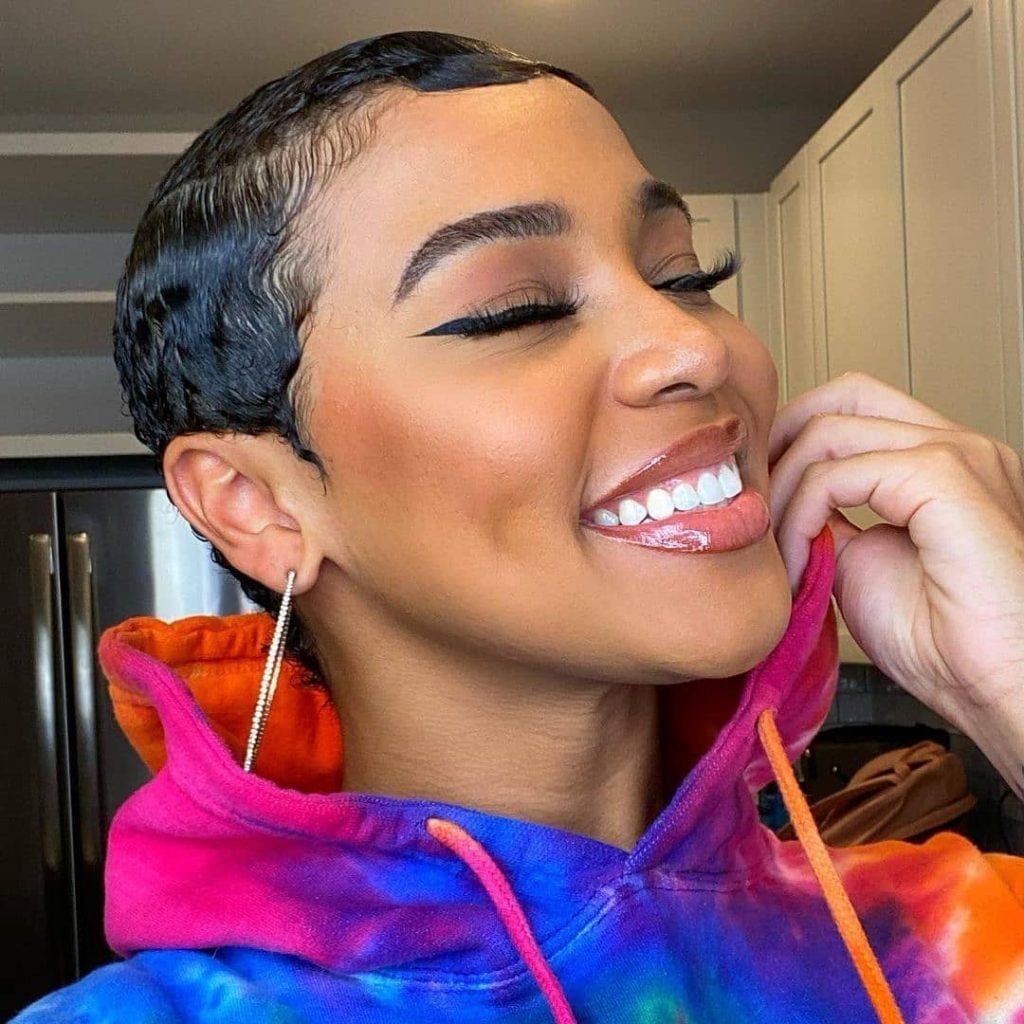 Sleek Black Pixie With Swept Bangs, гладкая укладка — Haircuts for Black Women