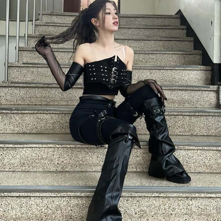 Corset and Sheer Glove Street Style Corset and Sheer Glove Street Style — K-pop Outfits