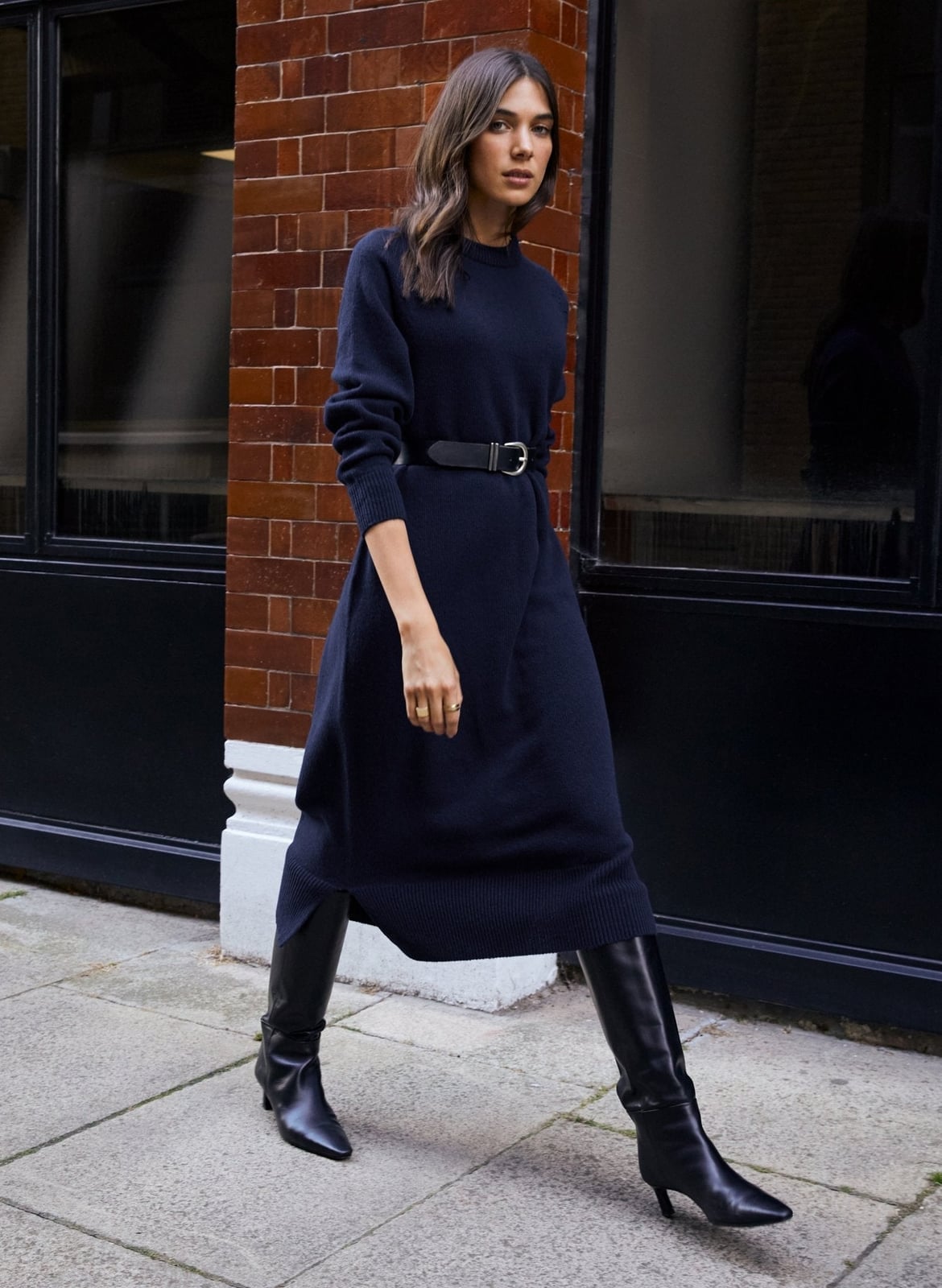 Navy a-line knit midi dress with black leather belt — Knitted Dresses
