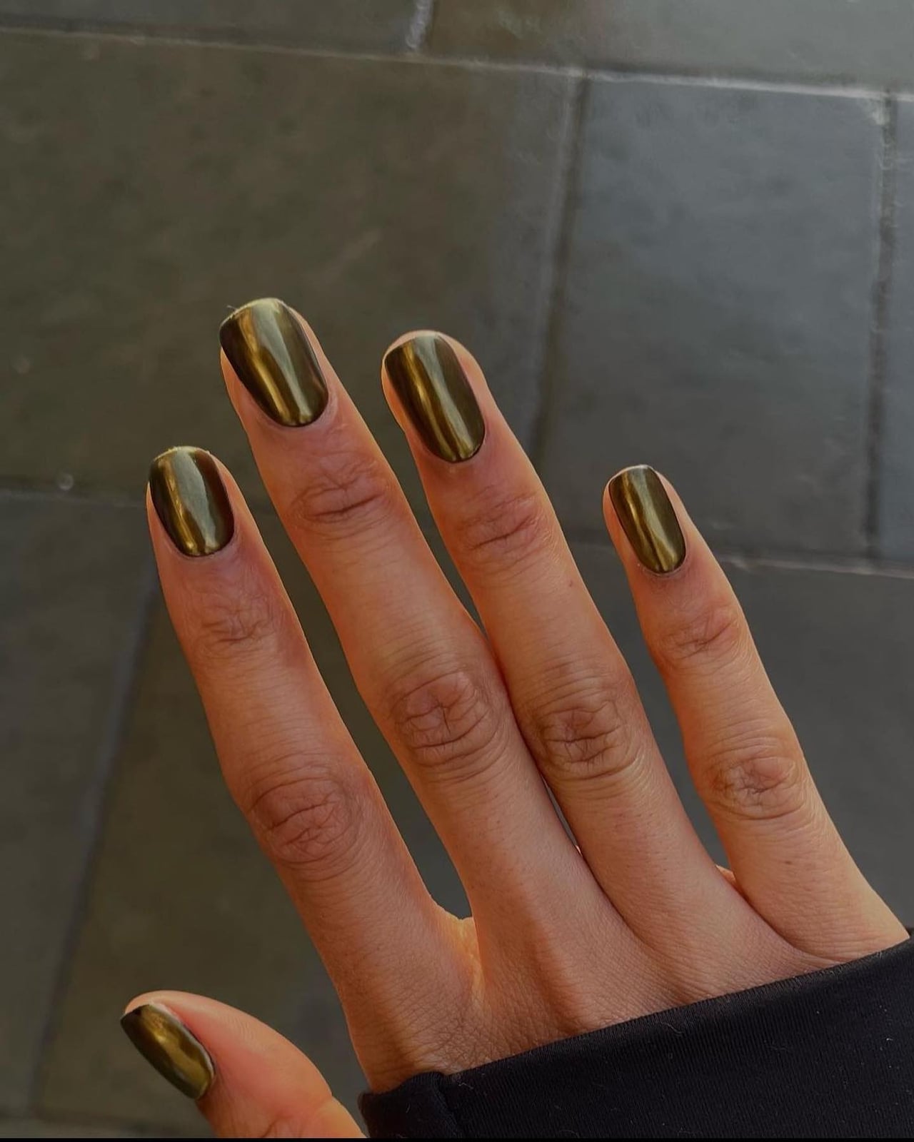 Olive Green Chrome Short Oval Nails — Metallic Nails