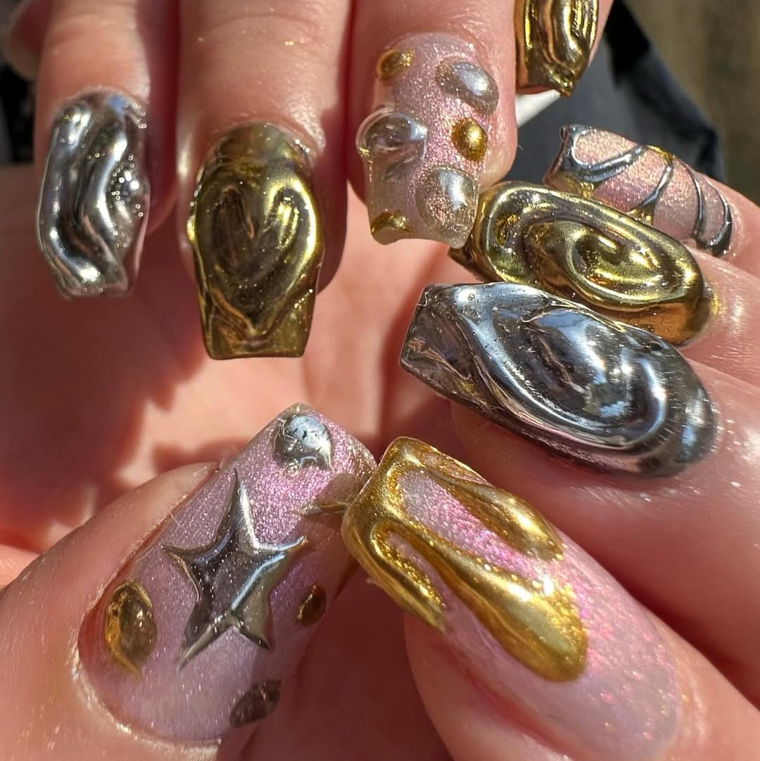 Bright Gold Metallic Short Oval Nails — Metallic Nails