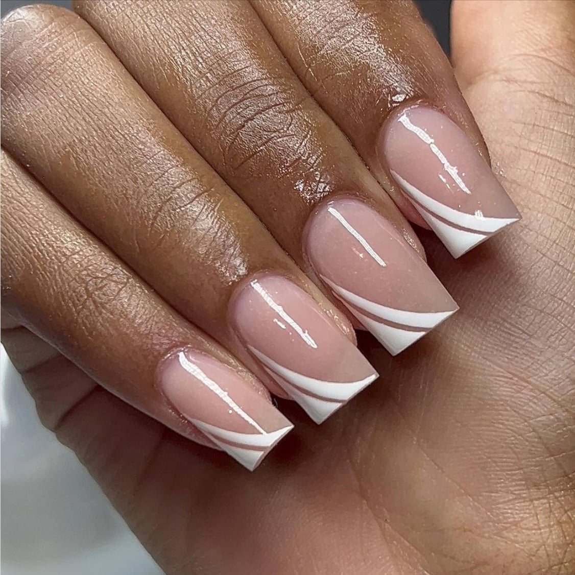 Minimalist Face Short Oval Nails — Minimalist Nails