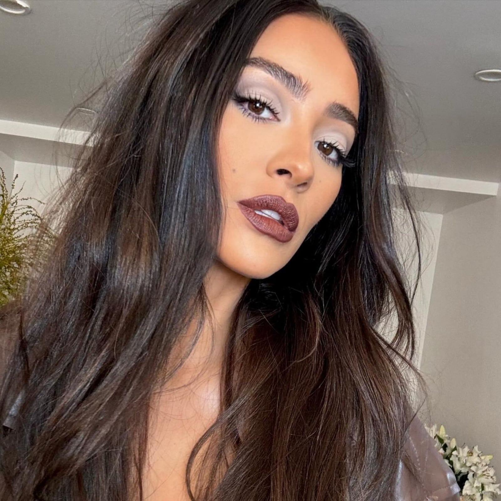 Mid-Back Dark Mocha Brown With Soft Waves — Mocha Brown Hair
