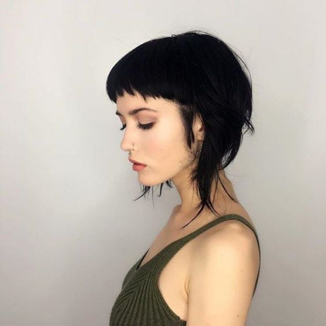 Chin Length Blonde Mullet With Short Fringe Chin Length Blonde Mullet With Short Fringe — Mullet Hairstyles