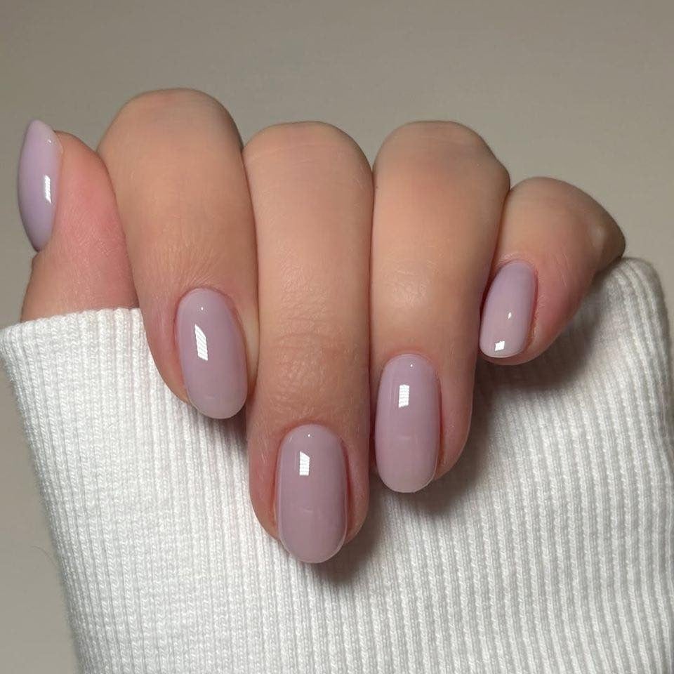 Light Lilac Glossy Short Oval Nails, овал — One Color Nails