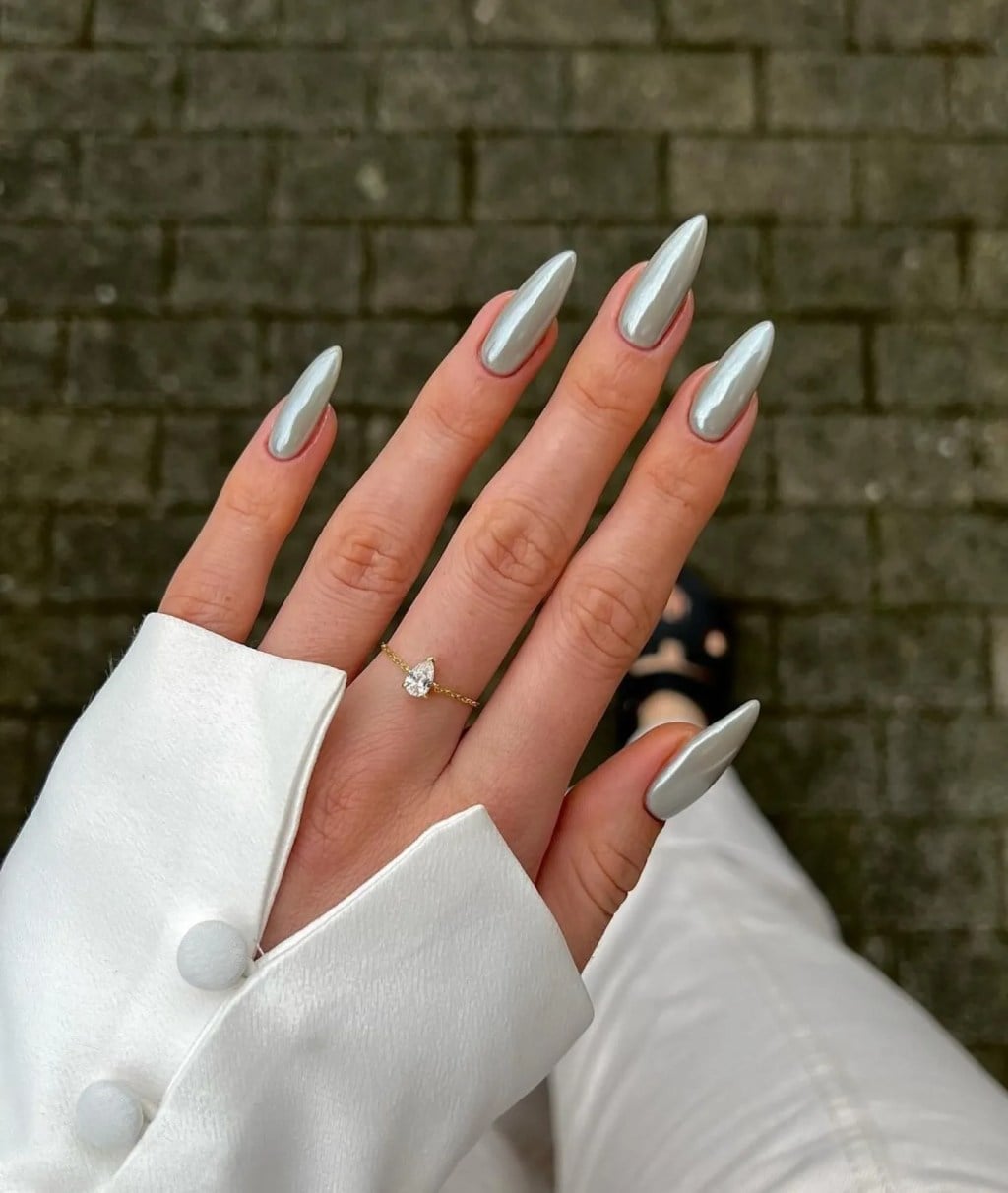 Pale Silver Chrome Long Almond Nails — One Color Nails