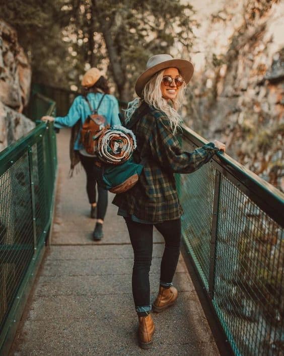 Casual Hike Outfit With Plaid Shirt And Denim Jacket — Outdoor Outfit