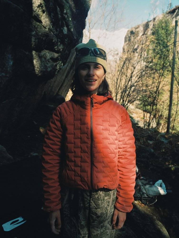 Active Outdoor Pursuits Outfit With Orange Puffer Jacket — Outdoor Outfit