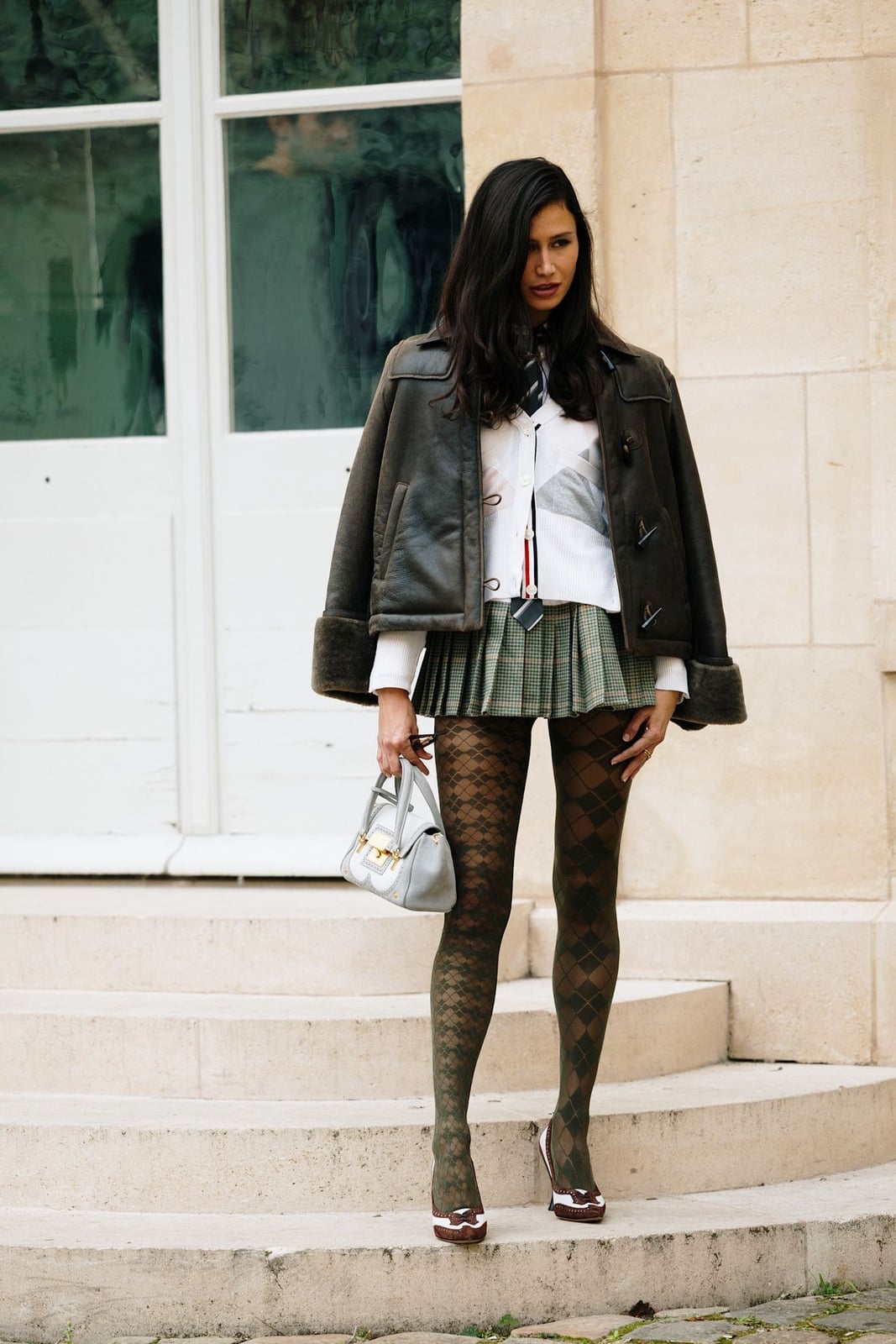 Olive green argyle patterned tights with a plaid skirt — Outfits with Tights