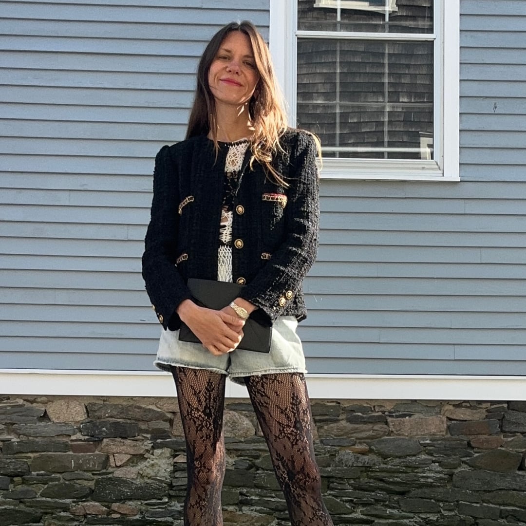 Intricate black lace tights with denim shorts — Outfits with Tights