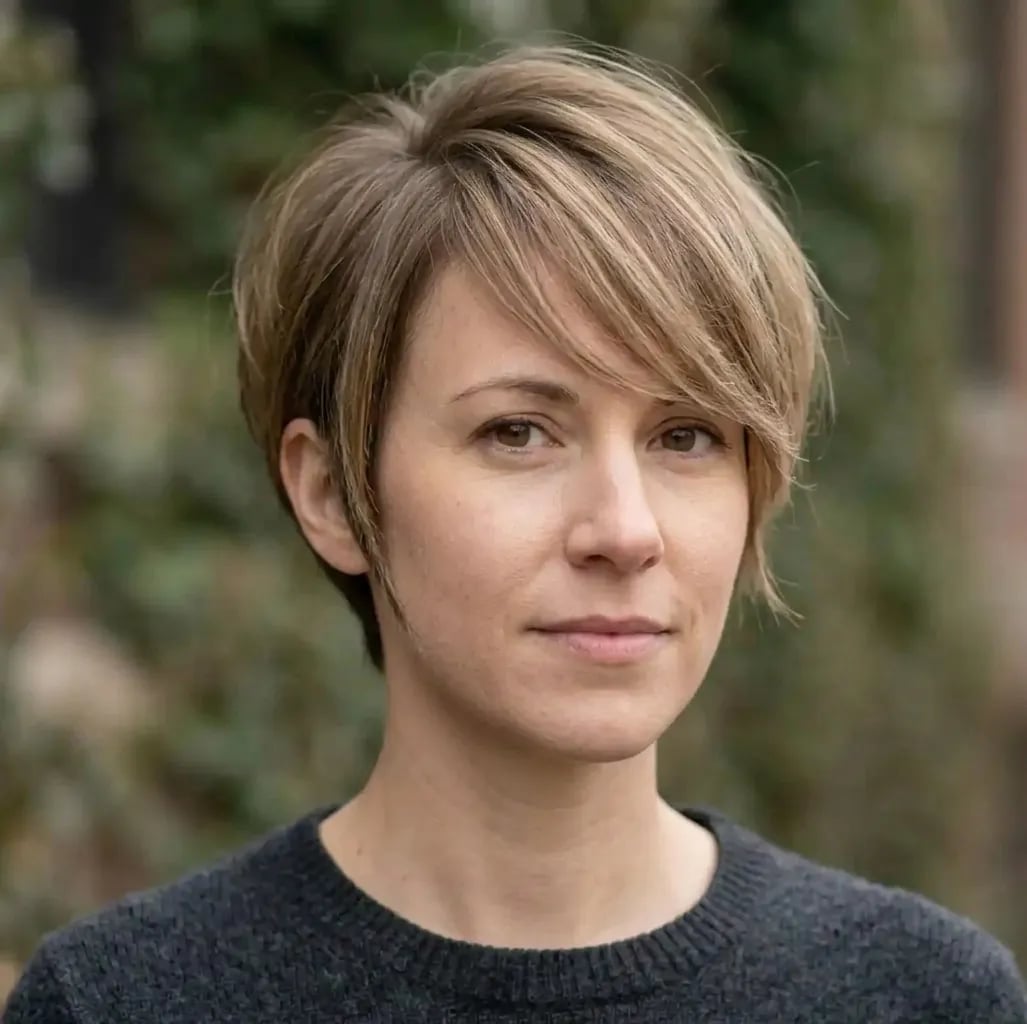 Light Brown Pixie Bob With Textured Layers