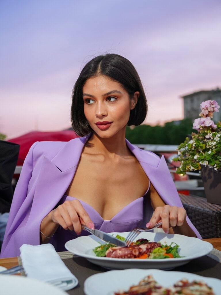 Lavender blazer and bustier for a chic dinner ensemble Lavender blazer and bustier for a chic dinner ensemble — Restaurant Outfit