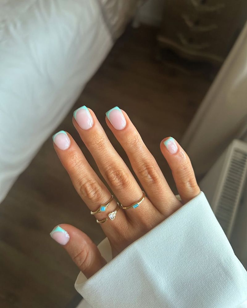 Short Oval White and Blue French — Short French Tip Nails