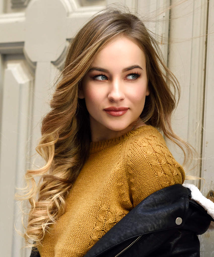 Collarbone Blonde Highlights With Loose Curls — Side Swept Bangs