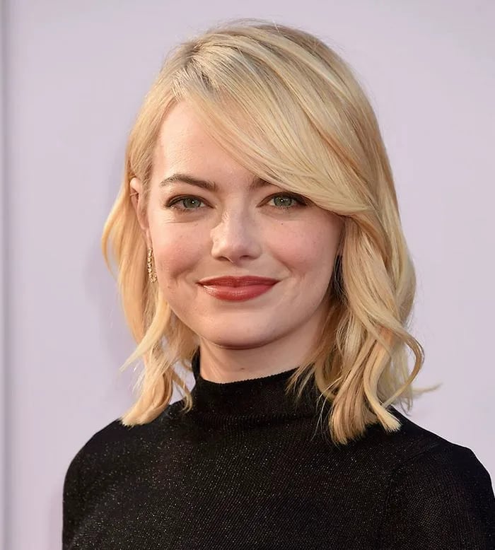 Collarbone Bob With Soft Blonde Highlights And Swept Bangs — Side Swept Bangs