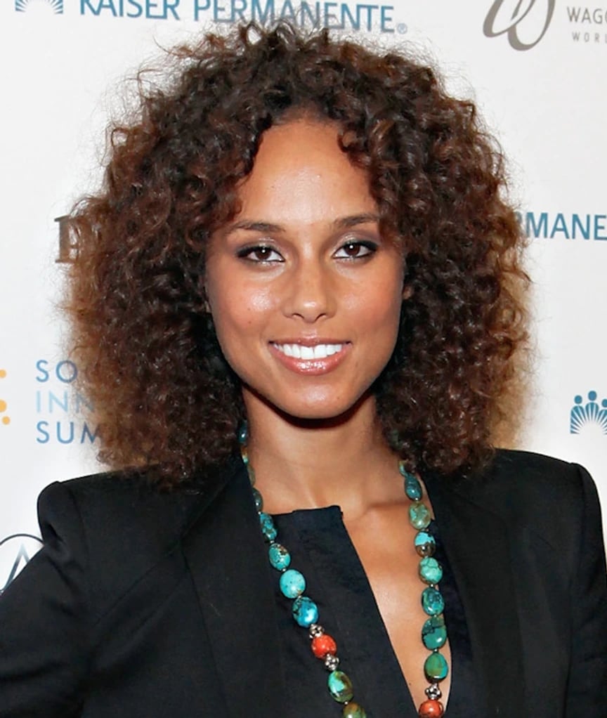 Shoulder Layers With Volume and Warm Highlights, Curly — Simple 3b Hair