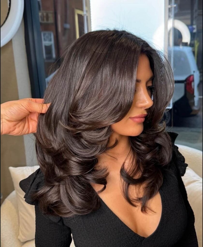 Collarbone Lob with Curtain Bangs — Simple 90s Blowout Hair