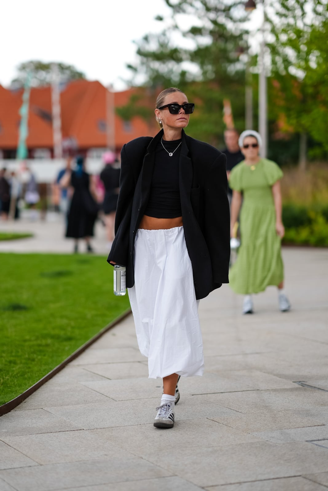 Oversized Blazer with Wide Leg Pants and Adidas Sambas, Close-Up Take — Simple Adidas Samba Outfits