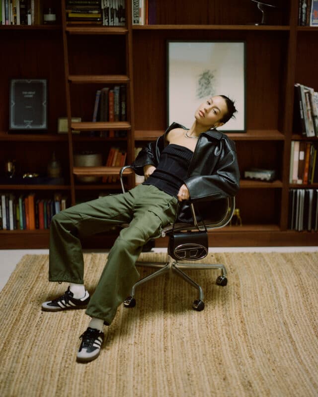 Leather Jacket and Cargo Pants with Adidas Sambas — Simple Adidas Samba Outfits