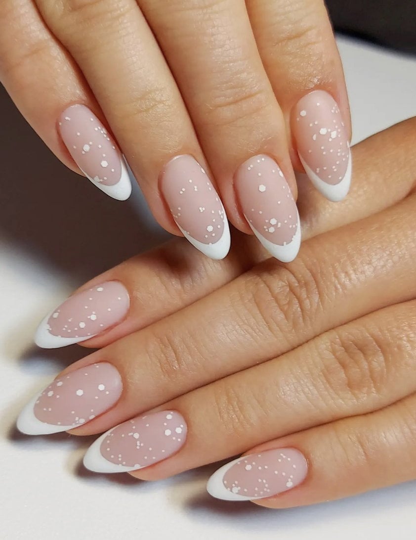 Sharp Opaque White French Tips Almond, Glossy — Simple Almond French Tip Nails