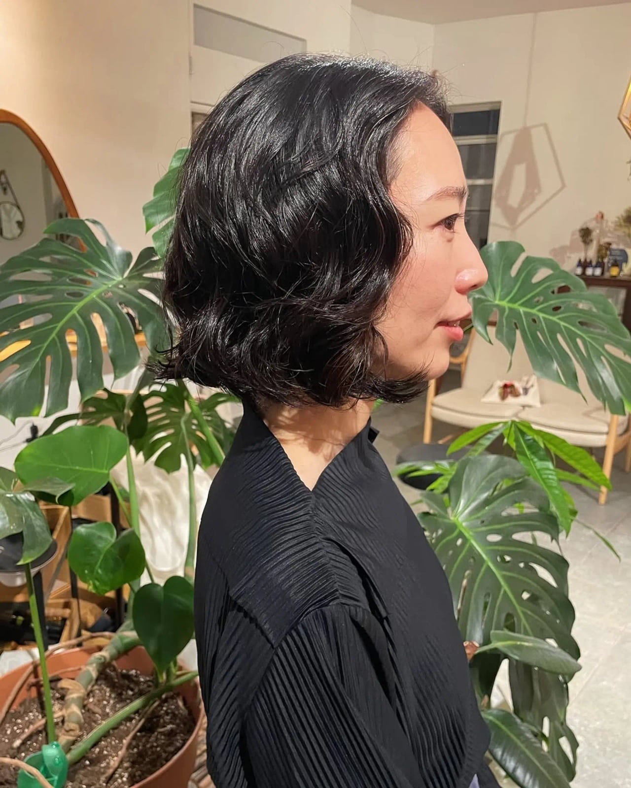 Chin Length Bob With Face-Framing Waves Chin Length Bob With Face-Framing Waves — Simple Asian Haircuts