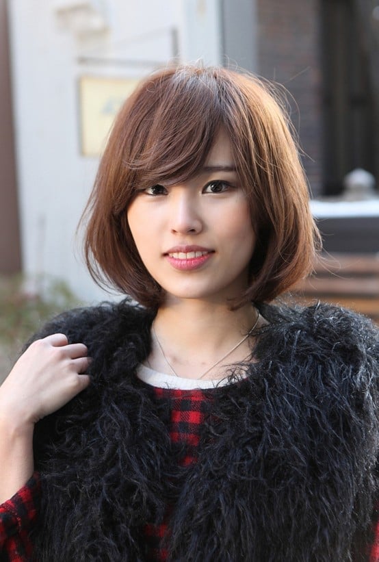 Medium Brown Messy Bob With Long Fringe, Close-Up Take Medium Brown Messy Bob With Long Fringe, Close-Up Take — Simple Asian Hairstyles