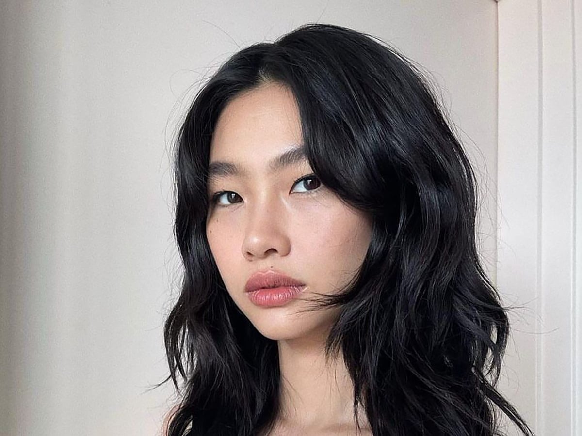 Shoulder Length Black Hair With Curtain Bangs Shoulder Length Black Hair With Curtain Bangs — Simple Asian Hairstyles
