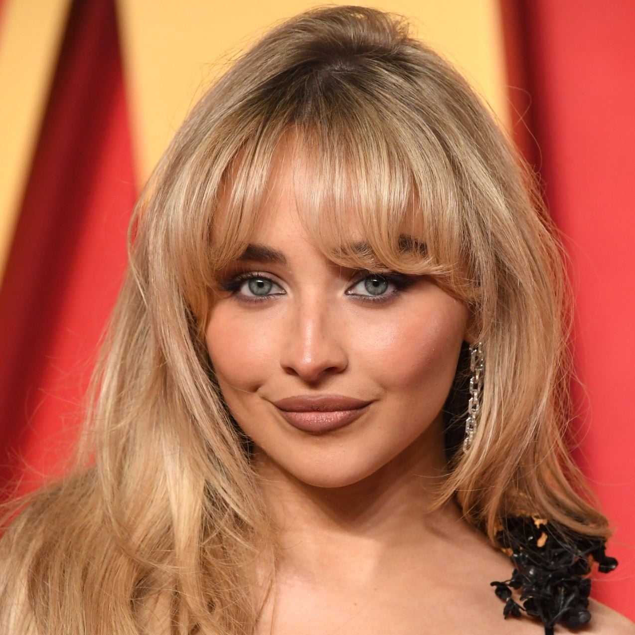Collarbone Blonde Layers Wispy Bangs — Simple Bangs for Round Face
