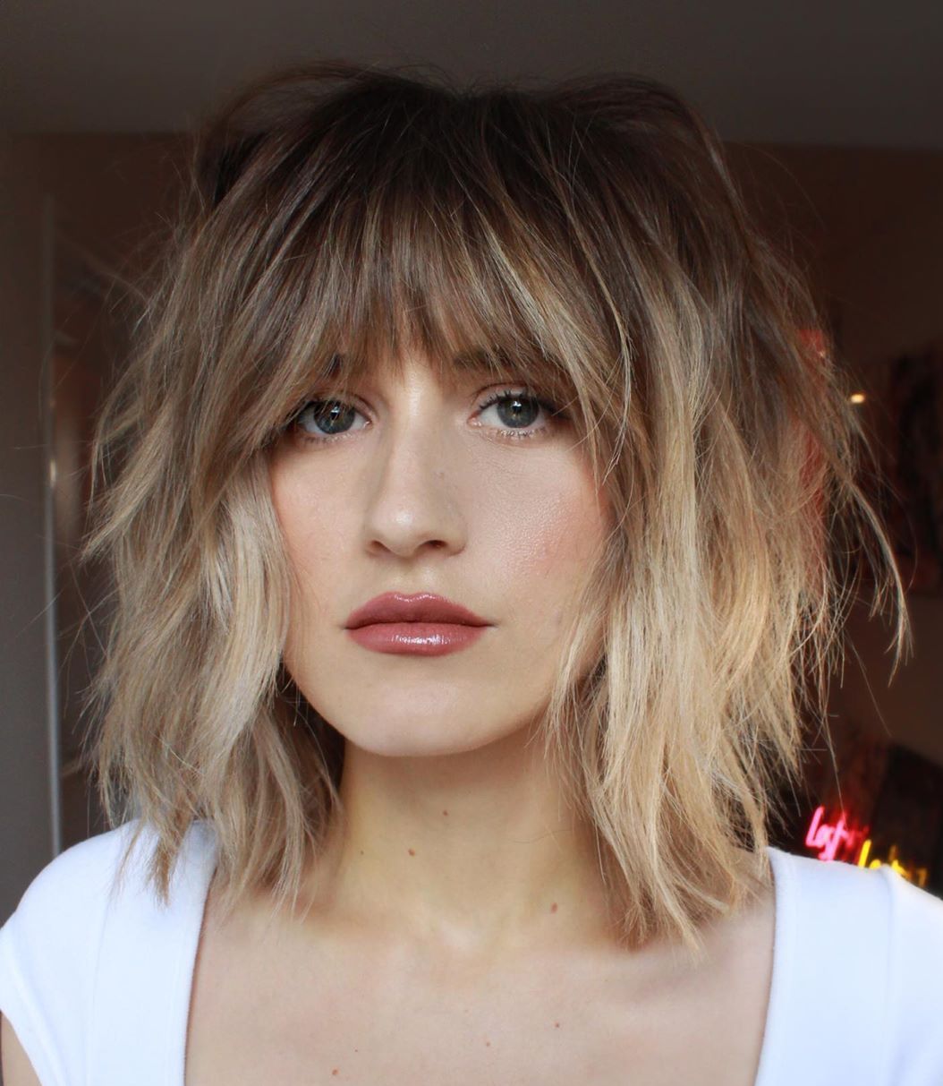 Chin Textured Bob With Blunt Bangs — Simple Bangs for Round Face