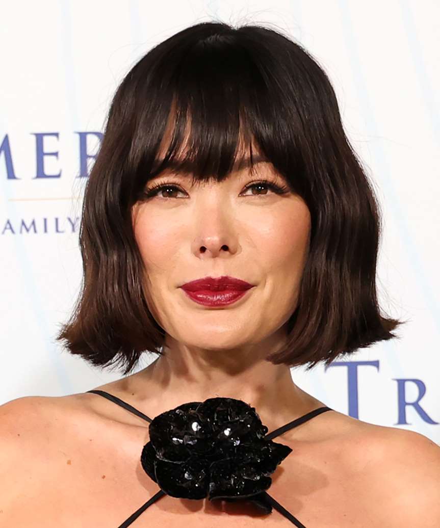 Chin Sleek Bob Straight Blunt Bangs, Dark Brown — Simple Bangs for Round Face
