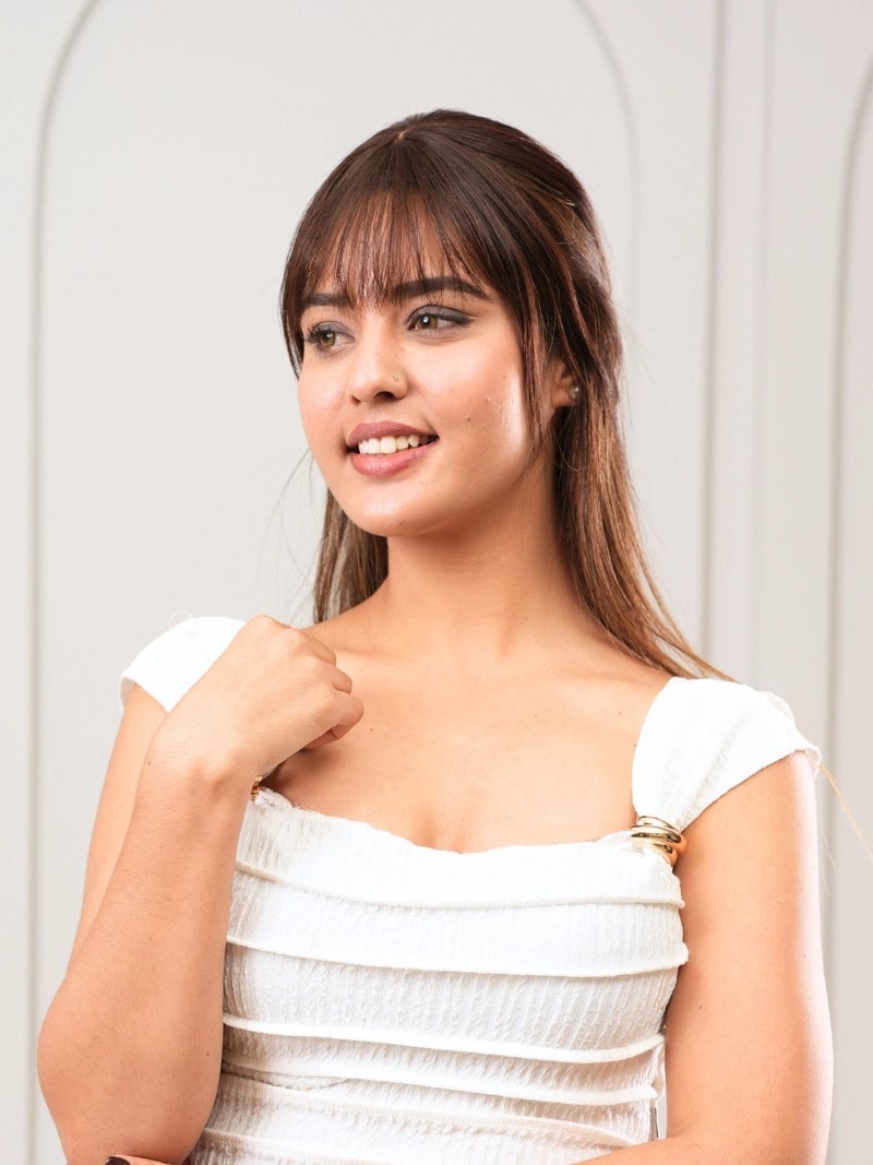 Collarbone Long Bob With Dark Brown Blunt Bangs — Simple Bangs for Round Face
