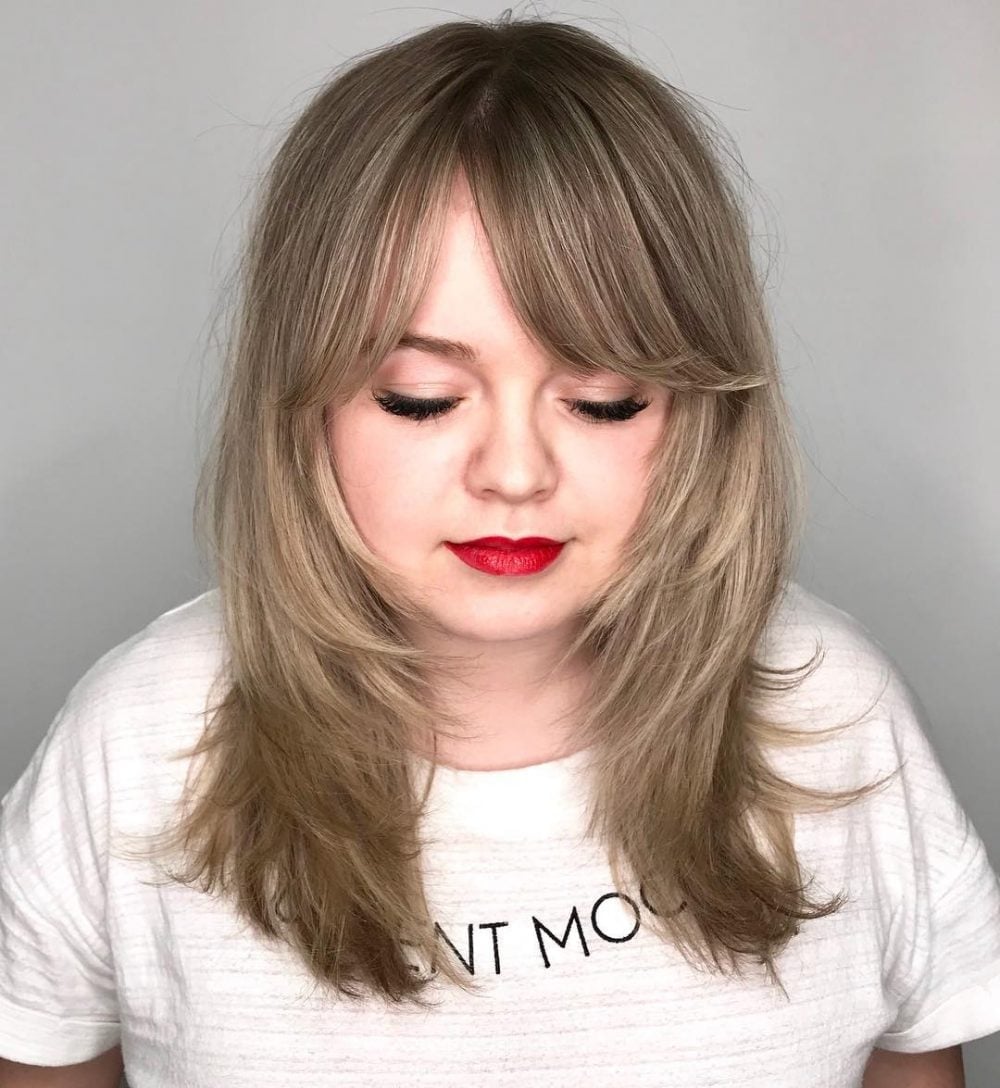 Collarbone Shag With Ash Blonde Curtain Bangs, Wavy — Simple Bangs for Round Face