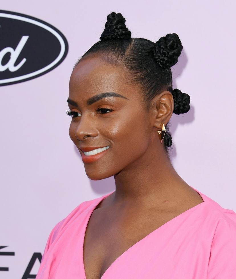 Bantu knots with a pink v-neck dress and gold earrings, Close-Up Take — Simple Bantu Knots