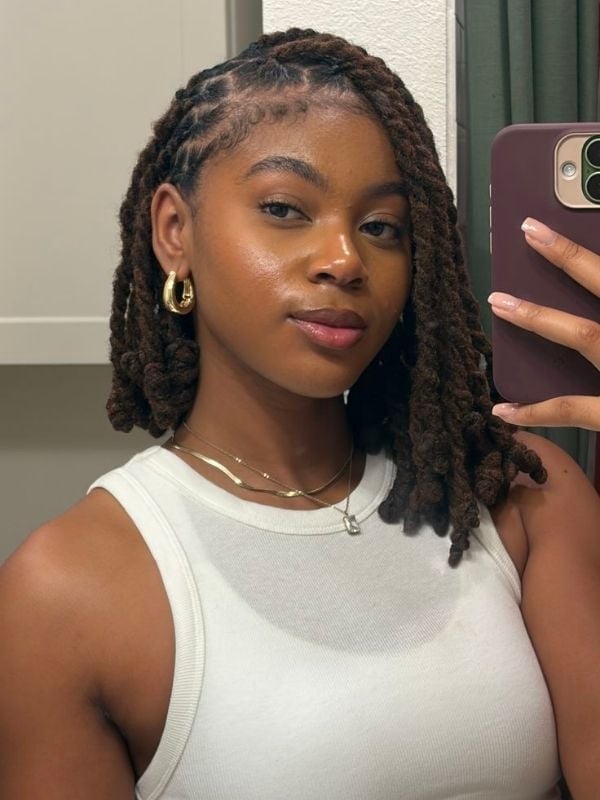 Brown Barrel Locs Framing the Face Brown Barrel Locs Framing the Face — Simple Barrel Locs