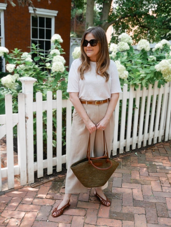 Beige wide-leg trousers with an oversized white button-down shirt — Simple Beige Pants Outfits