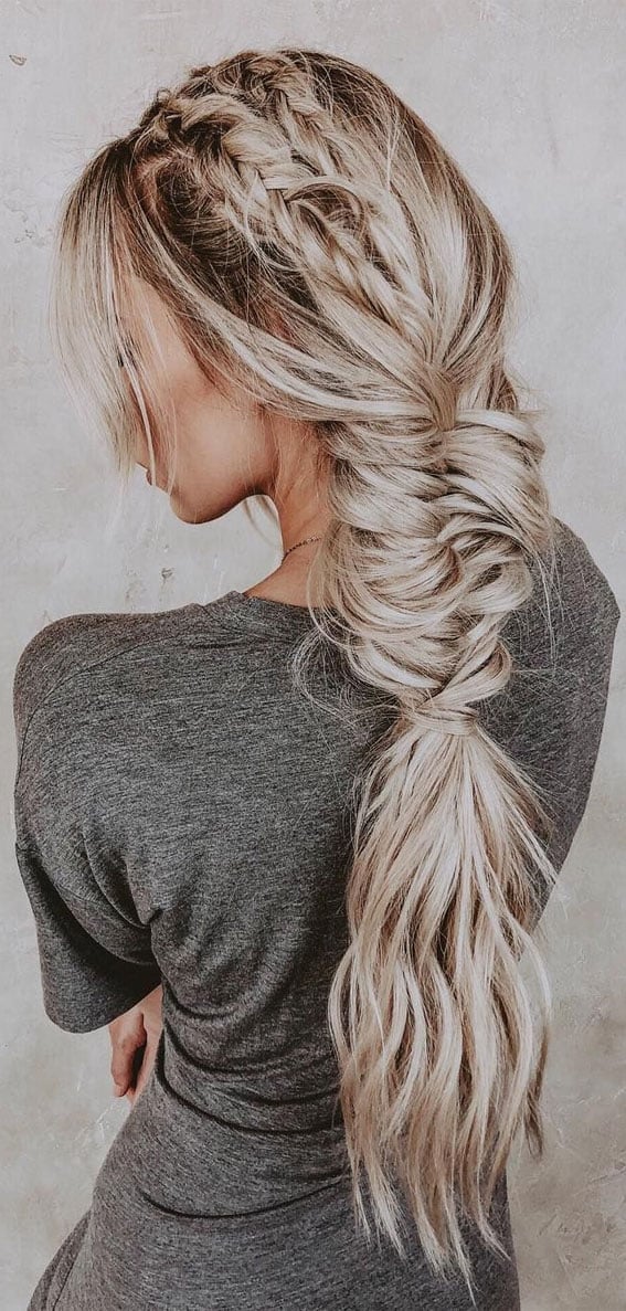 Messy Fishtail Braid With Wispy Bangs Messy Fishtail Braid With Wispy Bangs — Simple Blonde Braids