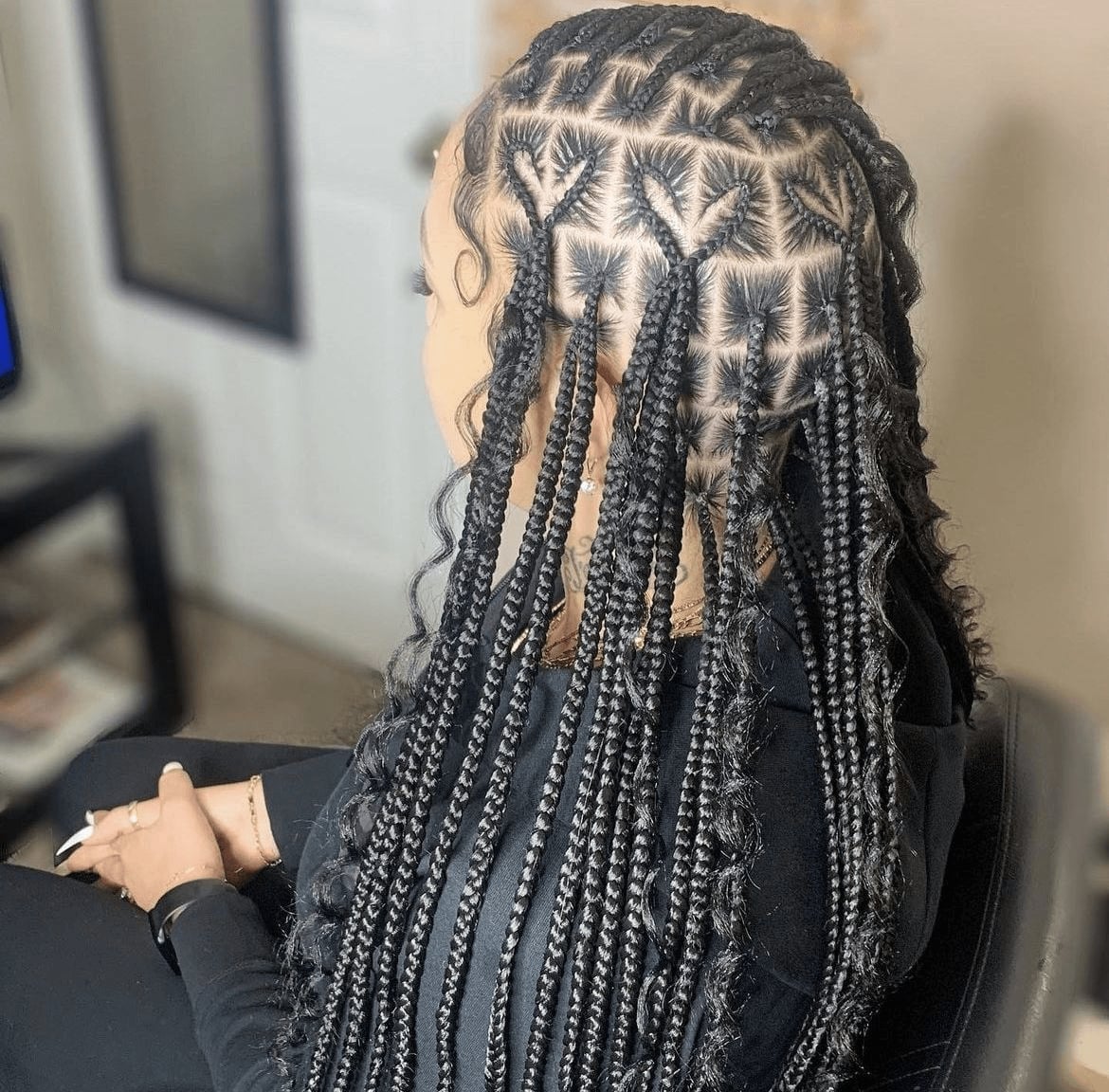 Mid-Back Knotless Braids With Geometric Parting Mid-Back Knotless Braids With Geometric Parting — Simple Boho Knotless Braids