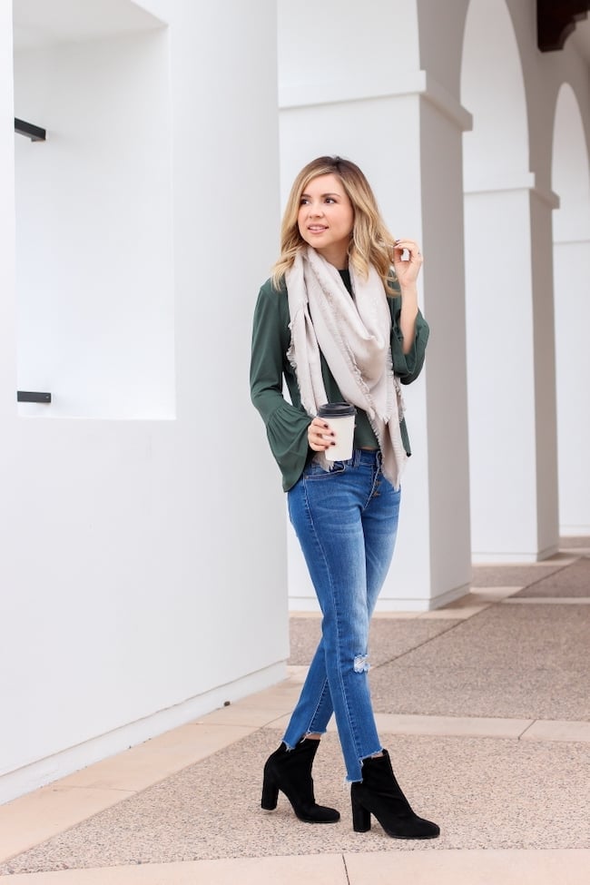 Heeled Boots With Ripped Skinny Jeans — Simple Boots Outfit Jeans