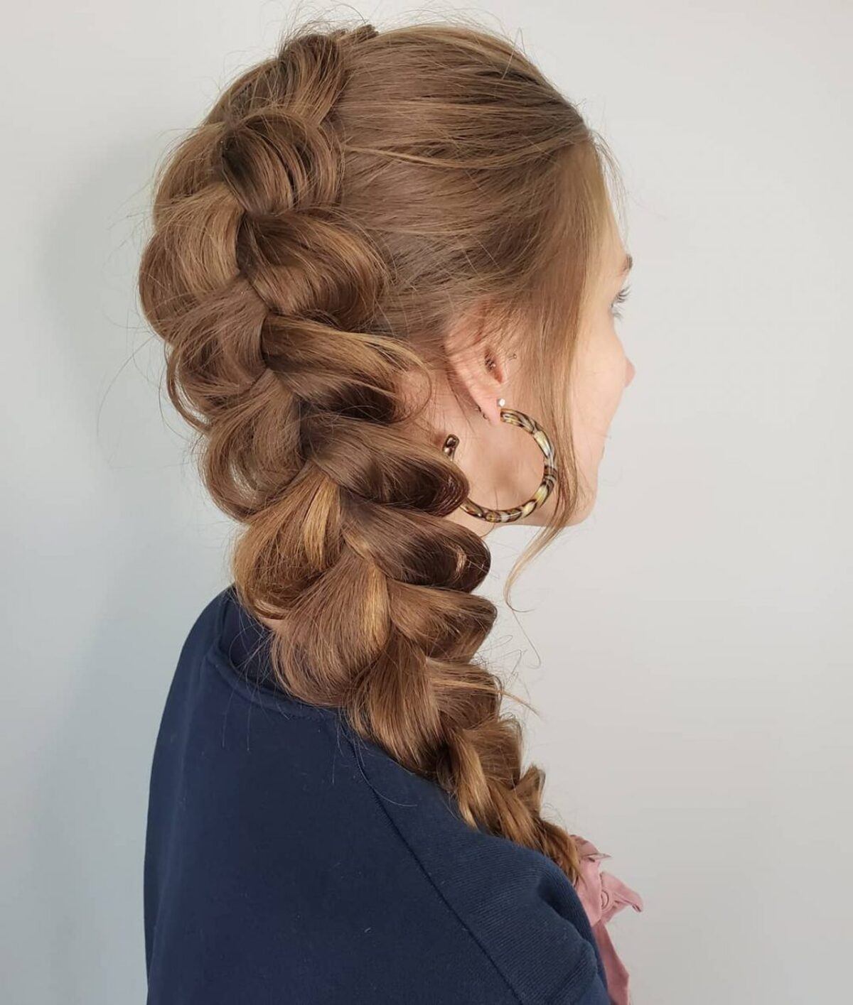 Collarbone Ash Blonde Balayage Side Braid, Close-Up Take — Simple Braids to the Side