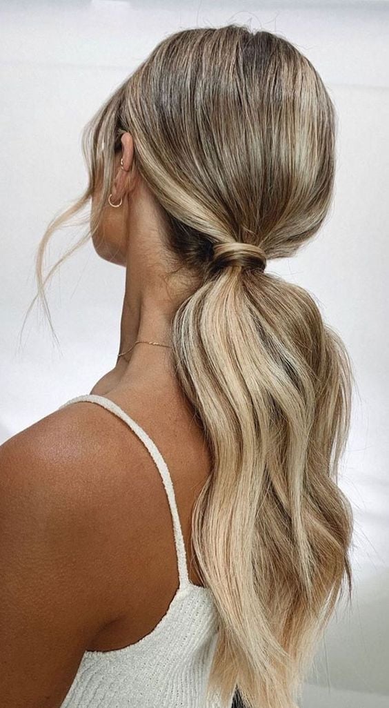 Ash Blonde Collarbone Ponytail with Soft Waves — Simple Bridesmaid Ponytail