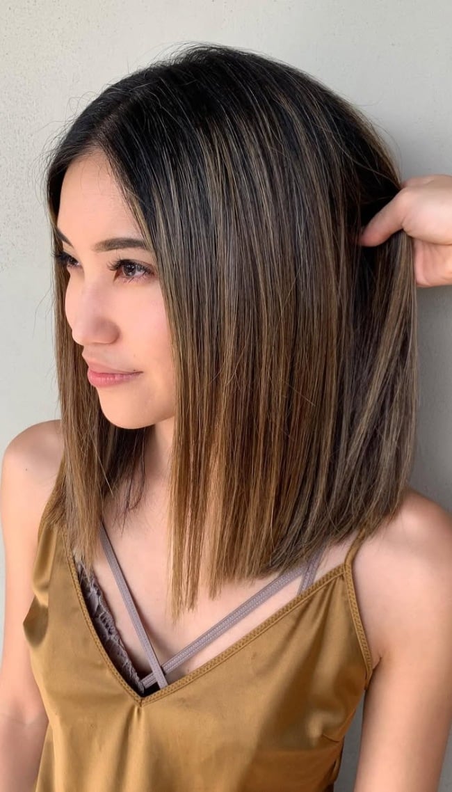 Sleek Chin Length Bronde Lob — Simple Bronde Balayage