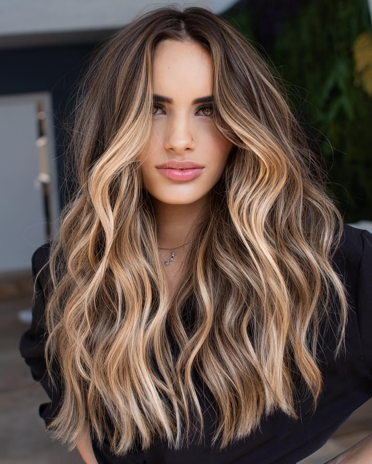 Long Layered Bronde With Face-Framing Highlights — Simple Bronde Balayage