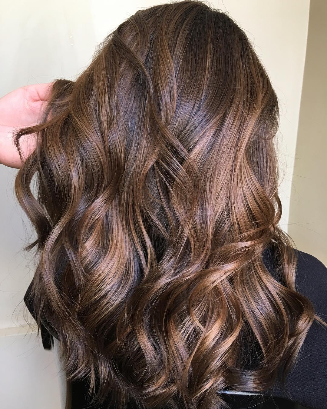 Mid-Back Dark Brown With Subtle Lighter Brown Highlights — Simple Brunette Highlights