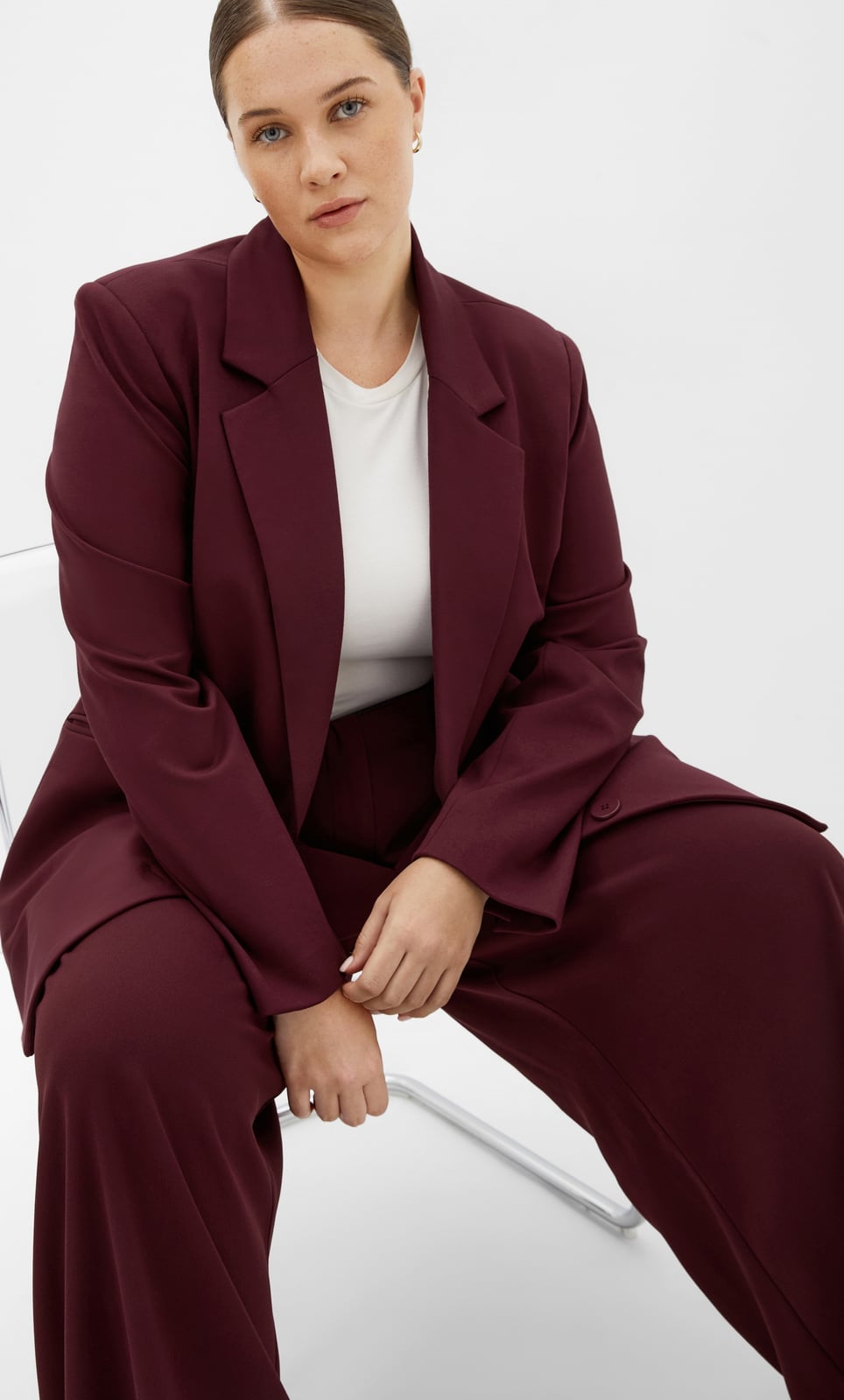 Tailored Burgundy Trousers With Blazer — Simple Burgundy Pants Outfits