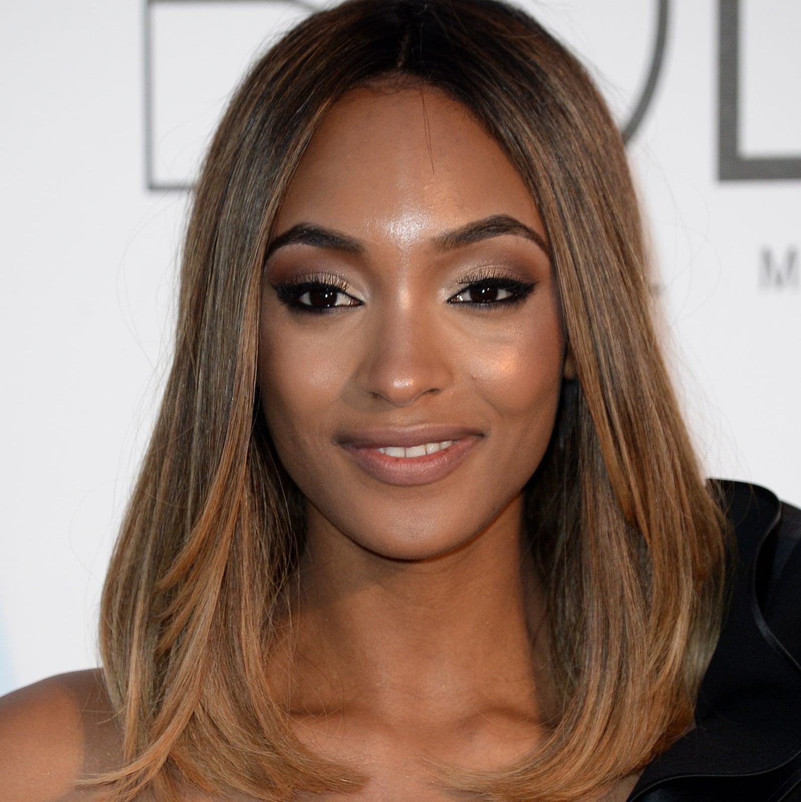 Collarbone Blowout With Balayage — Simple Casual Hairstyles